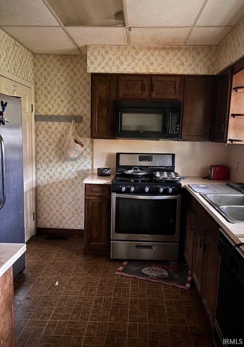Tiny photo for 163 Superior Boulevard, Elkhart, IN 46516 (MLS # 202625511)