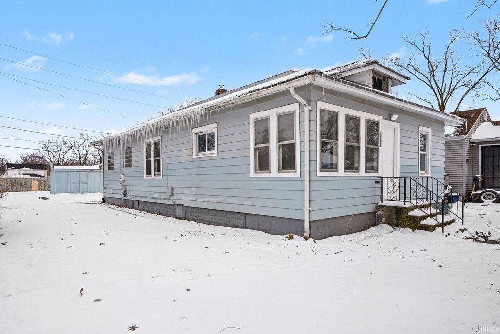 Photo of 1414 Columbian Avenue, Elkhart, IN 46514 (MLS # 202605743)