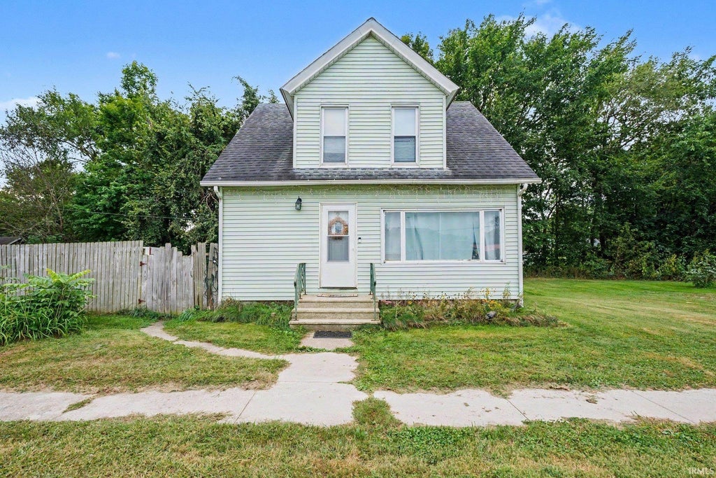 Photo of 117 E Washington Street, Osceola, IN 46561 (MLS # 202638291)