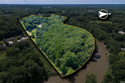 Tiny photo for 818 Emerald Drive, Lafayette, IN 47905 (MLS # 202603645)