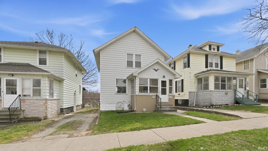 Photo of 1603 Howell Street, Fort Wayne, IN 46808 (MLS # 202609902)
