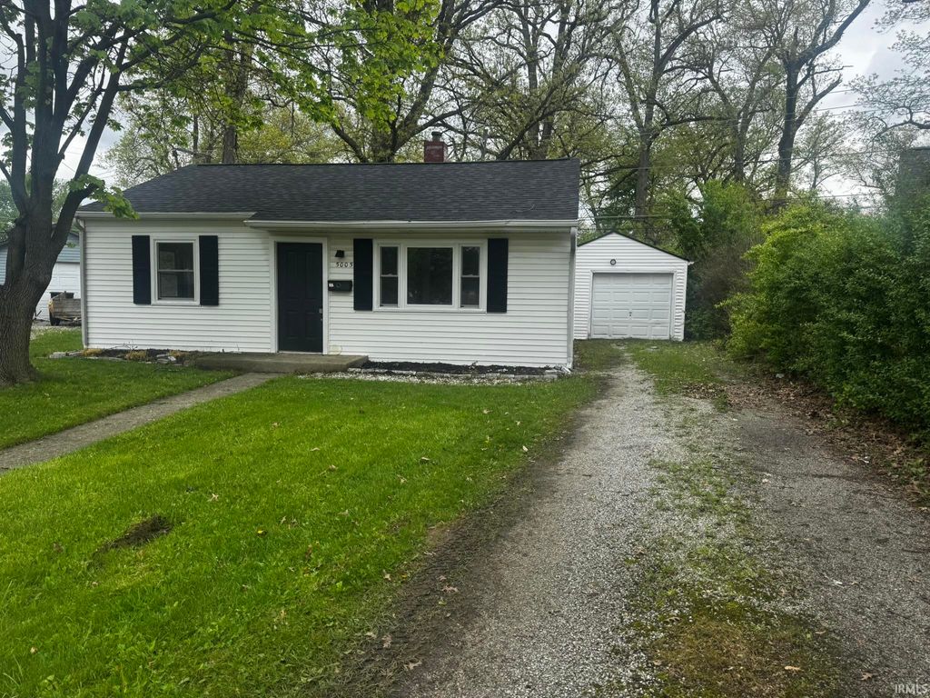 Photo of 5005 Lillie Street, Fort Wayne, IN 46806 (MLS # 202615572)