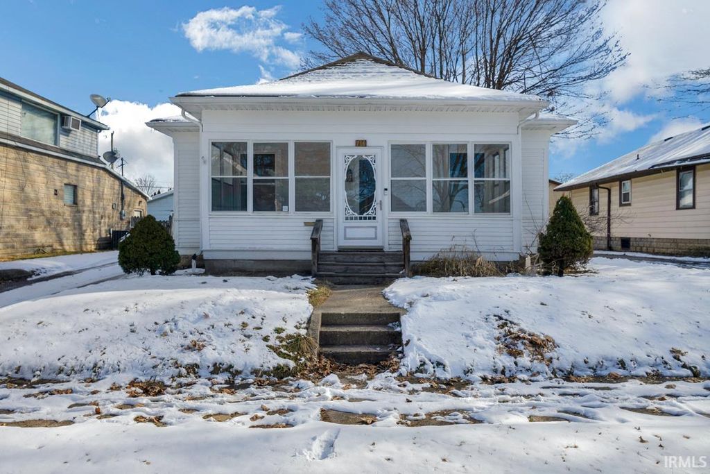 Photo for 716 S COURTLAND Avenue, Kokomo, IN 46901 (MLS # 202405294)