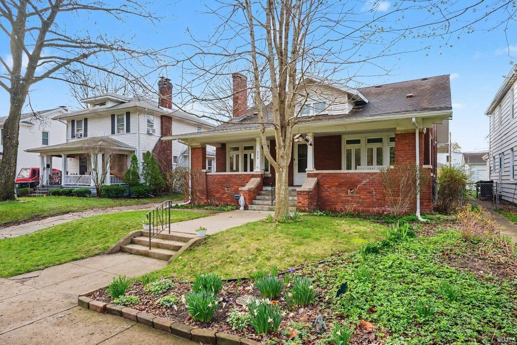 Photo of 226 Parkovash Avenue, South Bend, IN 46617 (MLS # 202612043)