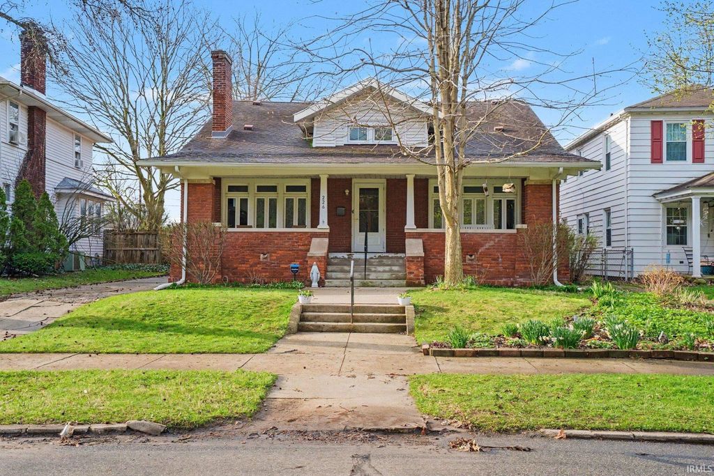 Photo of 226 Parkovash Avenue, South Bend, IN 46617 (MLS # 202612043)