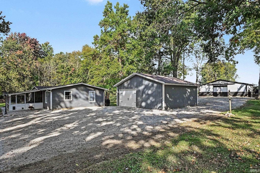 Photo of 72716 County Road 133, Syracuse, IN 46567 (MLS # 202642606)