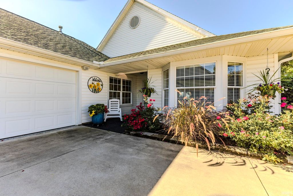 Photo of 5115 W Preakness Court, Muncie, IN 47304 (MLS # 202540784)