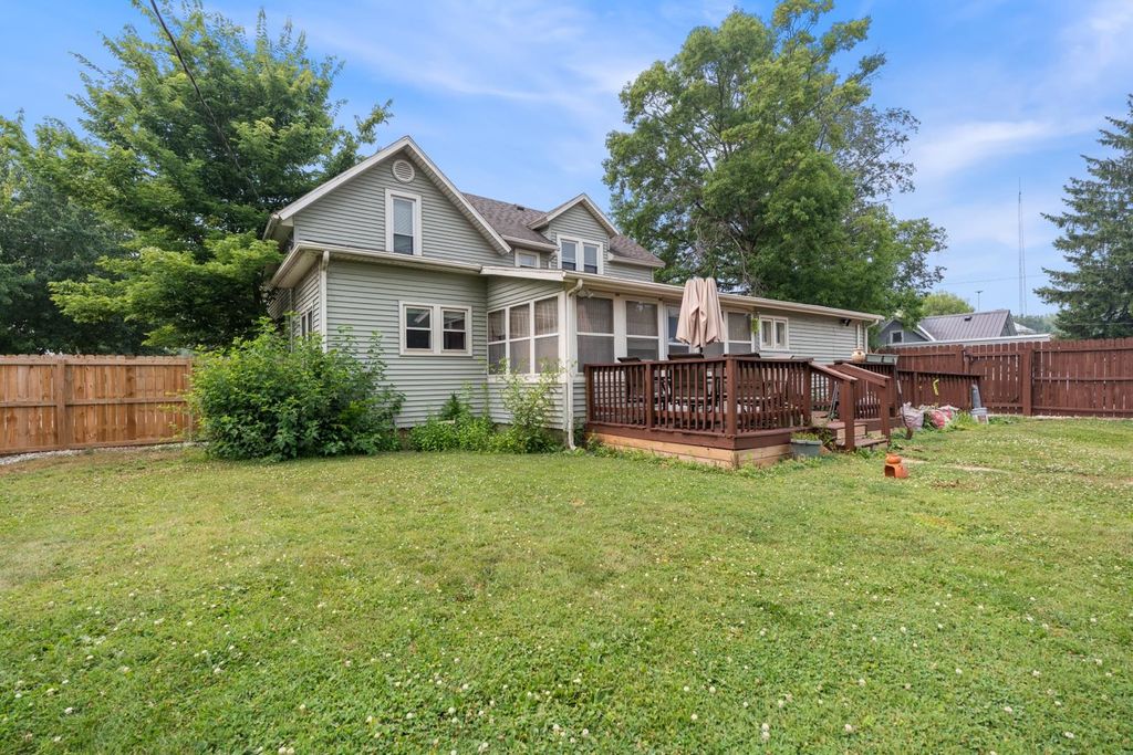 Photo of 208 N Jefferson Street, Silver Lake, IN 46982 (MLS # 202628900)
