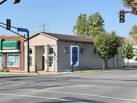 Tiny photo for 515 N Washington Street, Kokomo, IN 46901 (MLS # 202538274)