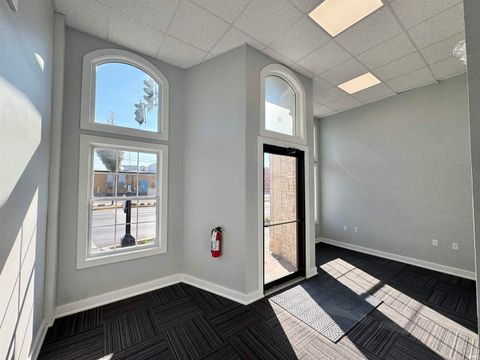 Tiny photo for 515 N Washington Street, Kokomo, IN 46901 (MLS # 202538274)
