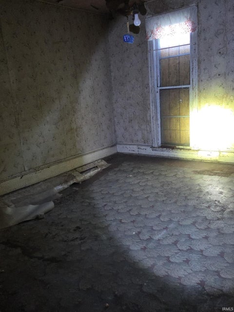 Tiny photo for 1006 N Second Avenue, Evansville, IN 47710 (MLS # 202638693)