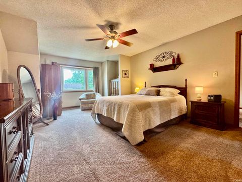 Tiny photo for 610 Oak Street, Peru, IN 46970 (MLS # 202609930)