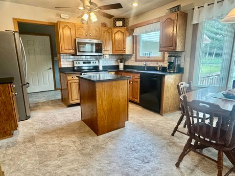 Tiny photo for 610 Oak Street, Peru, IN 46970 (MLS # 202609930)