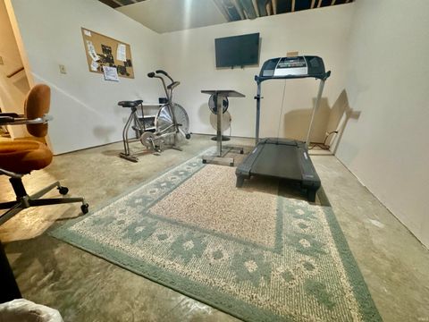 Tiny photo for 610 Oak Street, Peru, IN 46970 (MLS # 202609930)