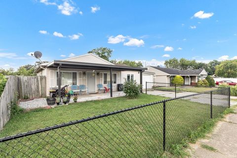 Tiny photo for 5405 Wea Drive, Kokomo, IN 46902 (MLS # 202538249)