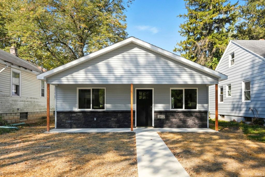 Photo of 3402 Alexander Street, Fort Wayne, IN 46806 (MLS # 202537935)