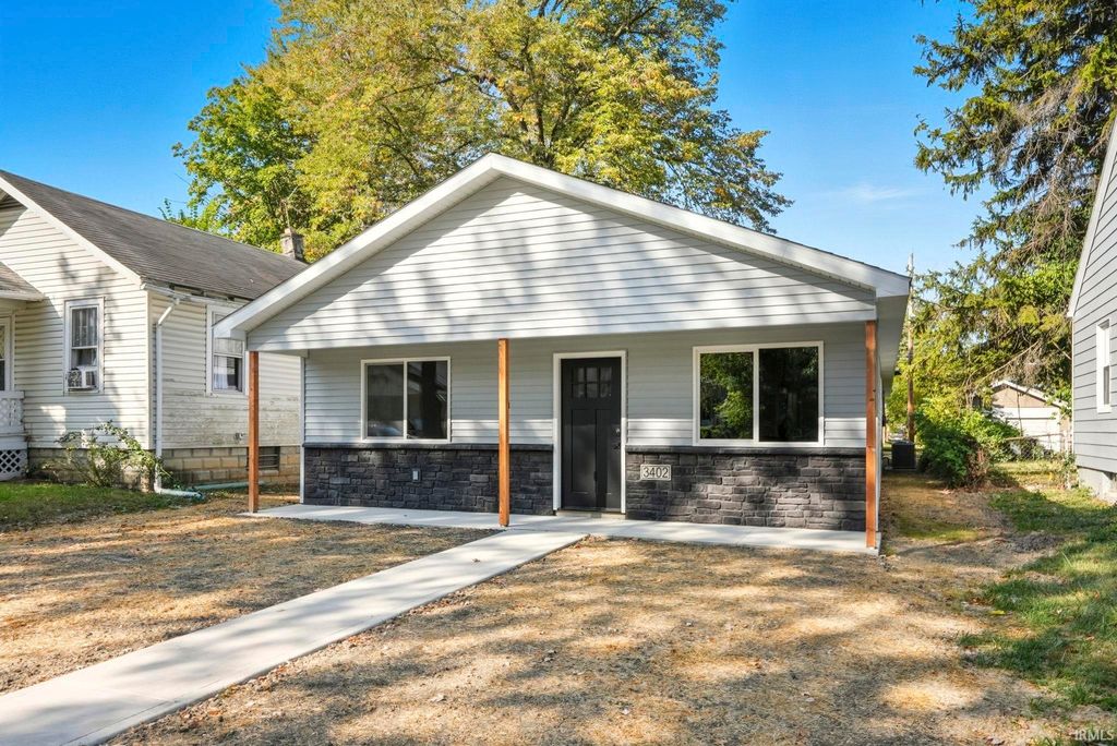 Photo of 3402 Alexander Street, Fort Wayne, IN 46806 (MLS # 202537935)