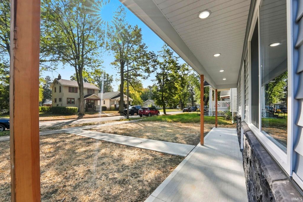 Photo of 3402 Alexander Street, Fort Wayne, IN 46806 (MLS # 202537935)