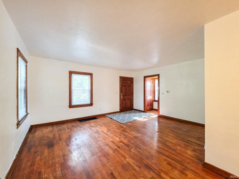 Tiny photo for 1514 Woodward Avenue, Elkhart, IN 46514 (MLS # 202644918)