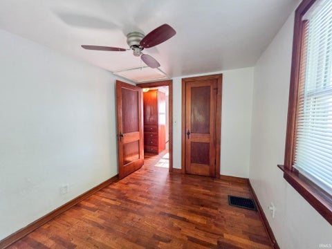Tiny photo for 1514 Woodward Avenue, Elkhart, IN 46514 (MLS # 202644918)