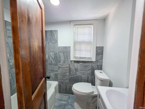 Tiny photo for 1514 Woodward Avenue, Elkhart, IN 46514 (MLS # 202644918)