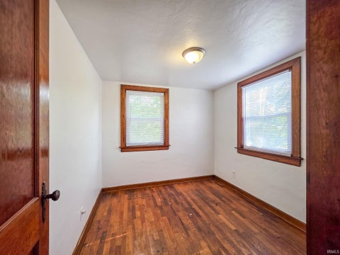 Tiny photo for 1514 Woodward Avenue, Elkhart, IN 46514 (MLS # 202644918)