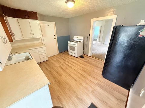 Tiny photo for 115 W Ottawa Street, Logansport, IN 46947 (MLS # 202530327)