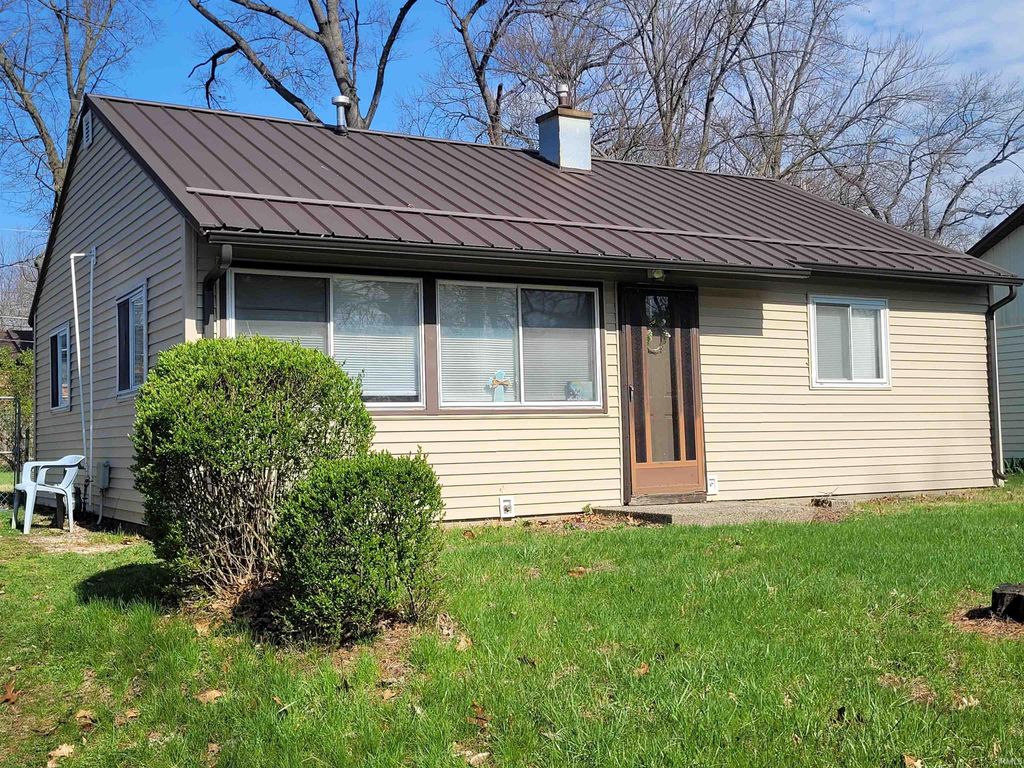 Photo of 1718 Babcock Drive, Fort Wayne, IN 46819 (MLS # 202612035)