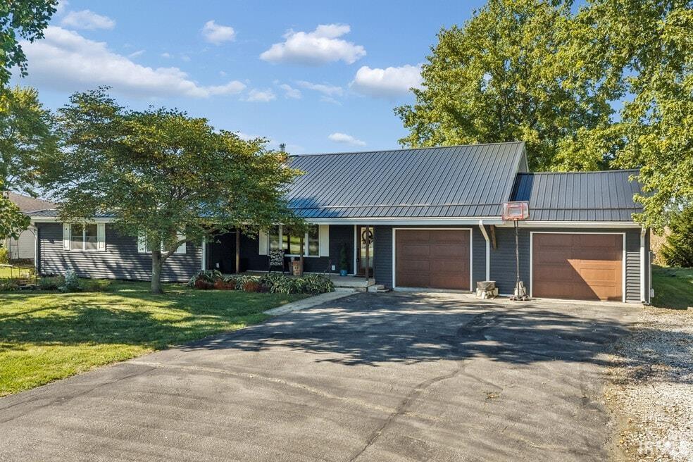 Photo of 4570 S 0 E/W Road, Frankfort, IN 46041 (MLS # 202641656)