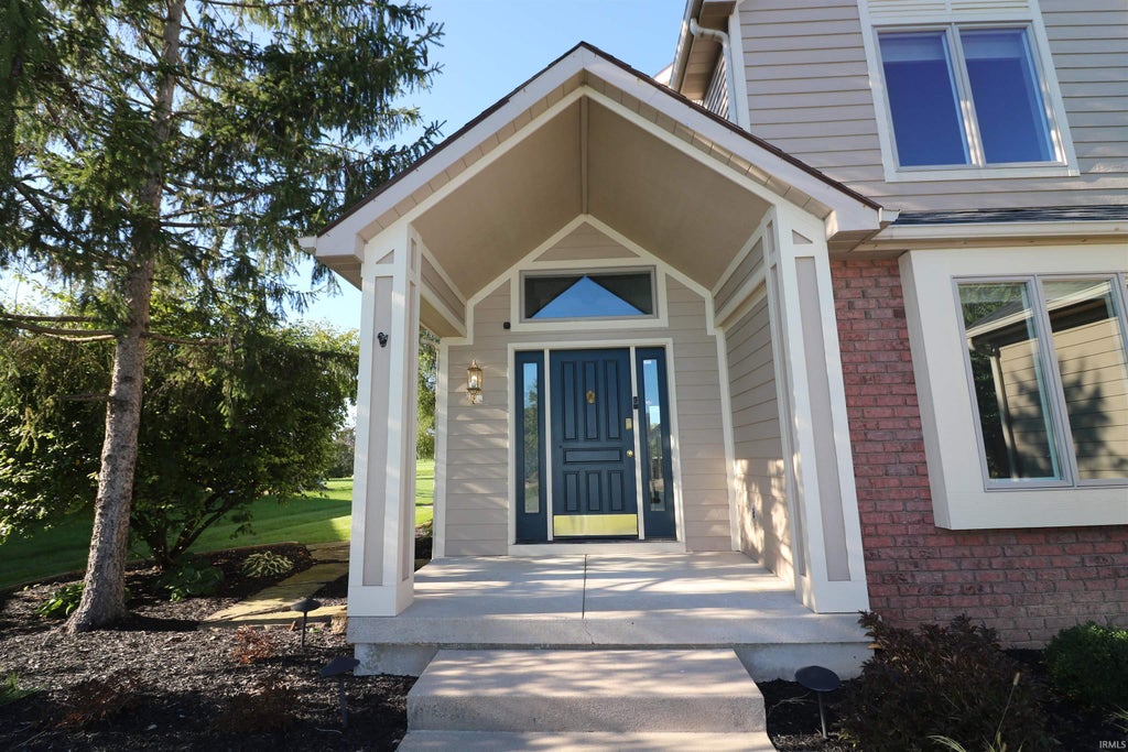 Photo of 2911 Barry Knoll Way, Fort Wayne, IN 46845 (MLS # 202640052)