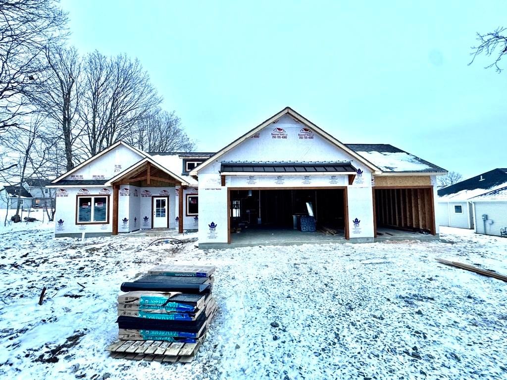 Photo of 2252 Highlander Drive, Warsaw, IN 46580 (MLS # 202601972)