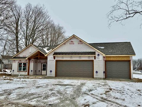 Photo of 2252 Highlander Drive, Warsaw, IN 46580 (MLS # 202601972)