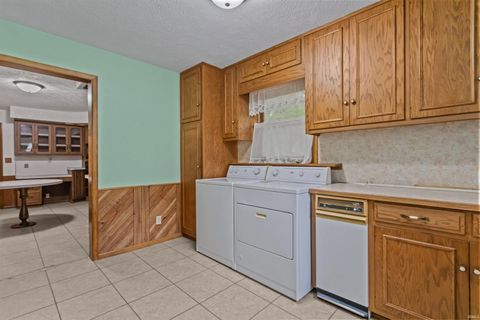 Tiny photo for 204 E Blaine Street, Greentown, IN 46936 (MLS # 202540690)