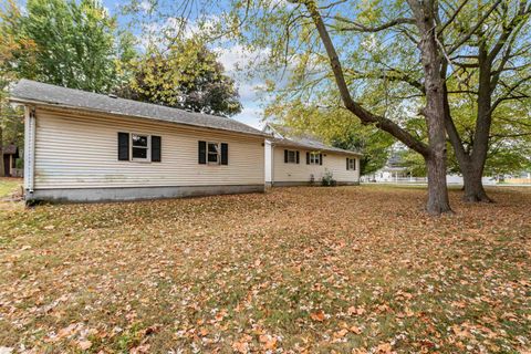 Tiny photo for 204 E Blaine Street, Greentown, IN 46936 (MLS # 202540690)