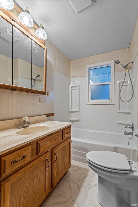 Tiny photo for 204 E Blaine Street, Greentown, IN 46936 (MLS # 202540690)