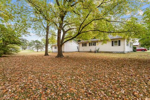 Tiny photo for 204 E Blaine Street, Greentown, IN 46936 (MLS # 202540690)