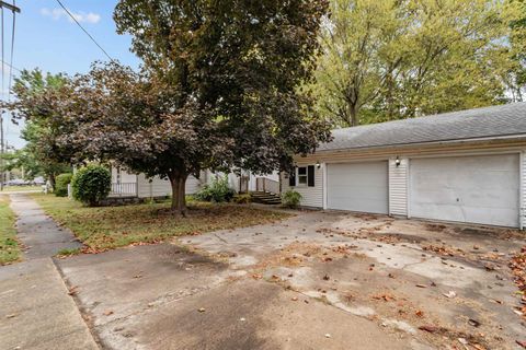 Tiny photo for 204 E Blaine Street, Greentown, IN 46936 (MLS # 202540690)