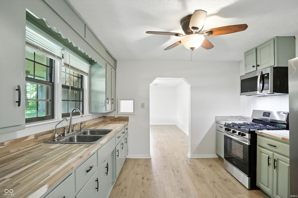 Photo of 4765 E 200 N Road, Anderson, IN 46012 (MLS # 202540221)