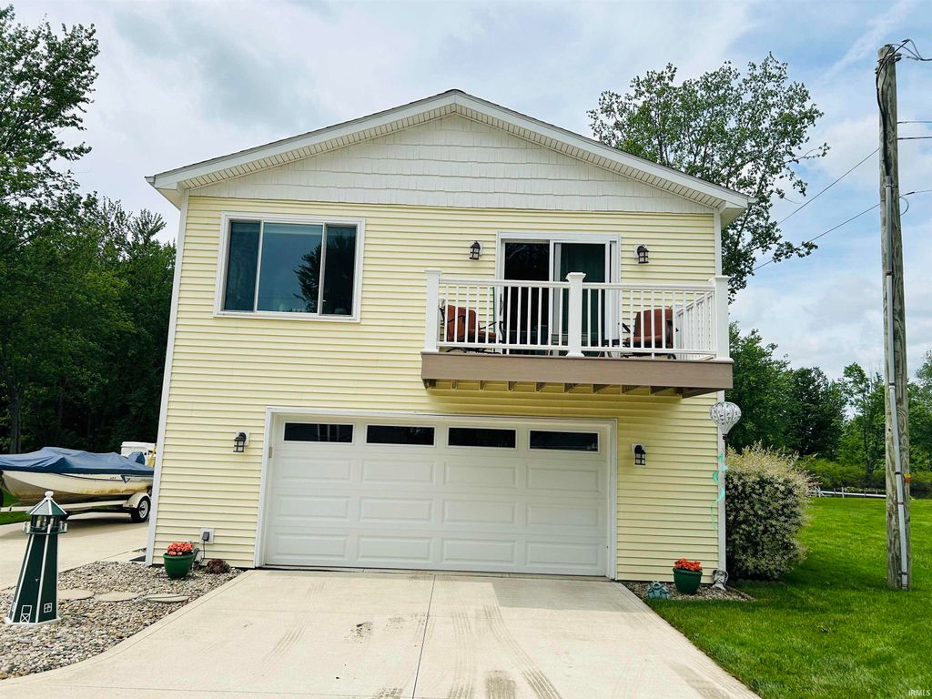 Photo of 7630 S 140 E, Wolcottville, IN 46795 (MLS # 202619458)