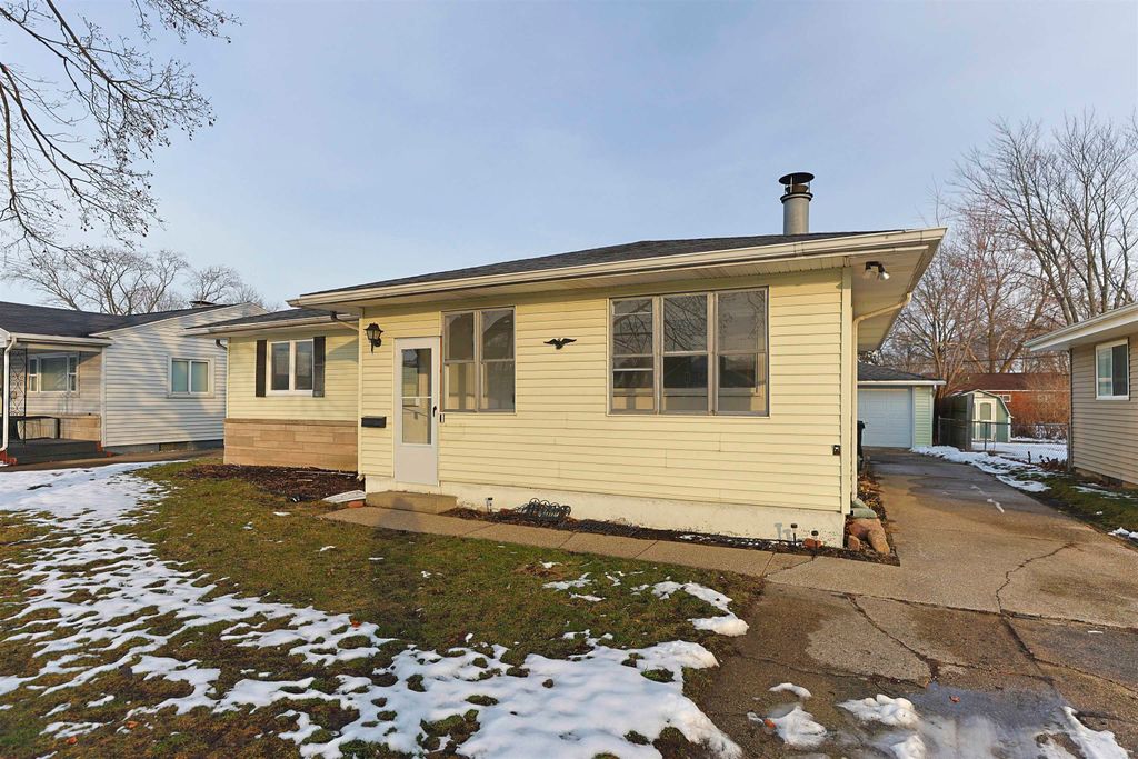 Photo of 1228 Ironwood Drive, South Bend, IN 46617 (MLS # 202600558)