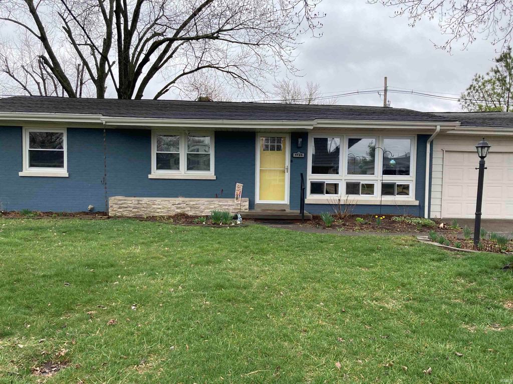 Photo of 1725 N Meadow Road, Evansville, IN 47715 (MLS # 202607730)