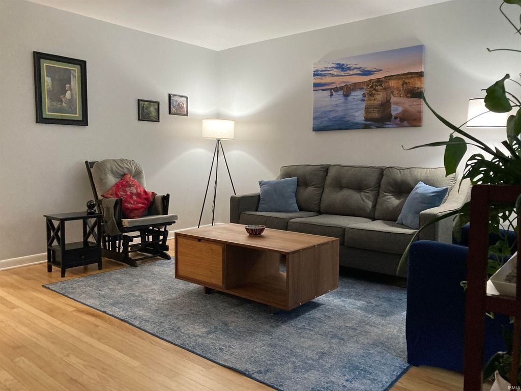 Photo of 1725 N Meadow Road, Evansville, IN 47715 (MLS # 202607730)