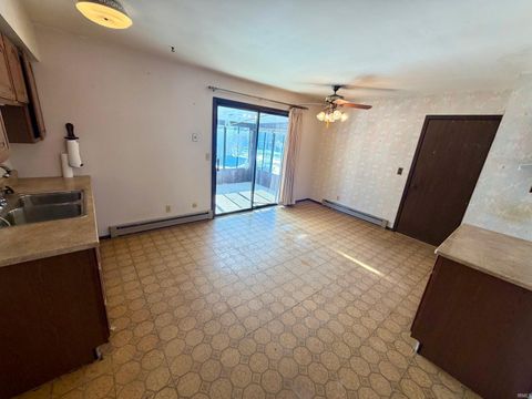 Tiny photo for 2321 W Carter St, Kokomo, IN 46901 (MLS # 202548382)