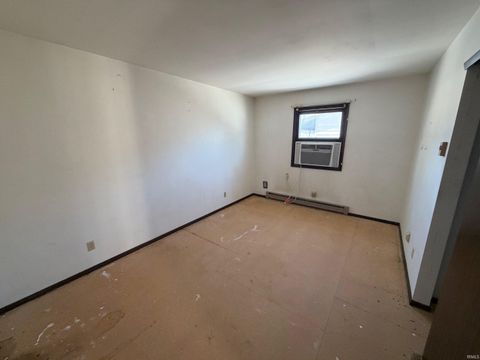 Tiny photo for 2321 W Carter St, Kokomo, IN 46901 (MLS # 202548382)