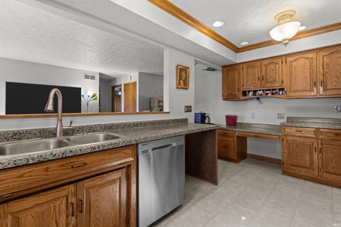Tiny photo for 2809 W Carter Street, Kokomo, IN 46901 (MLS # 202644684)