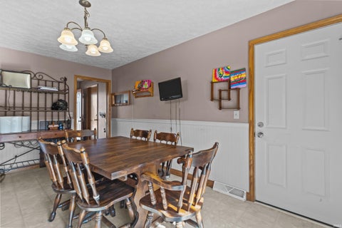 Tiny photo for 2809 W Carter Street, Kokomo, IN 46901 (MLS # 202644684)