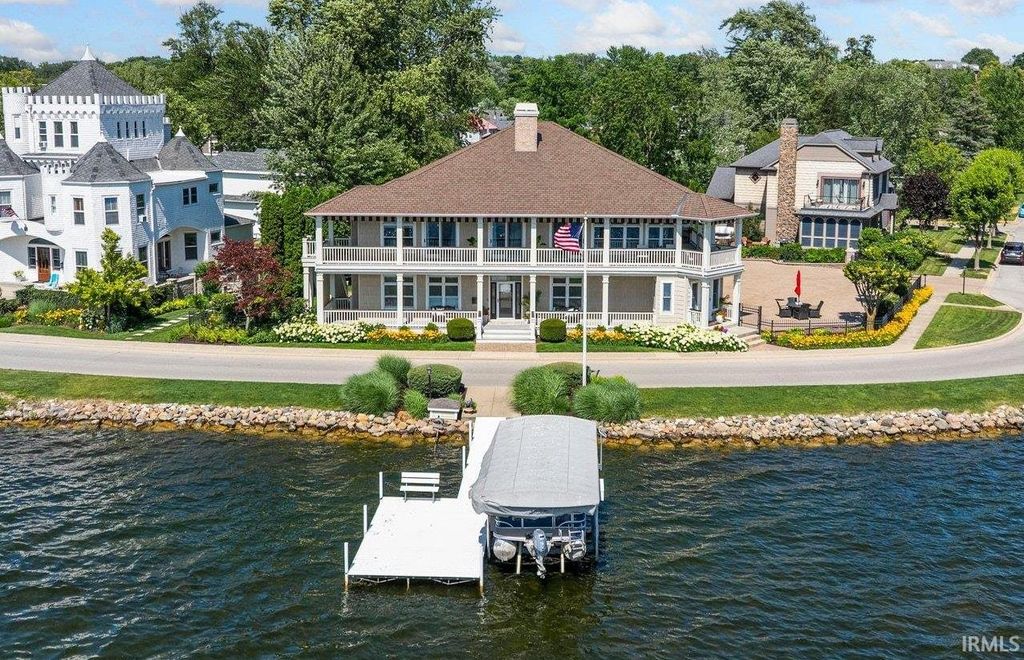 Photo of 905 Esplanade Street, Winona Lake, IN 46590 (MLS # 202613209)