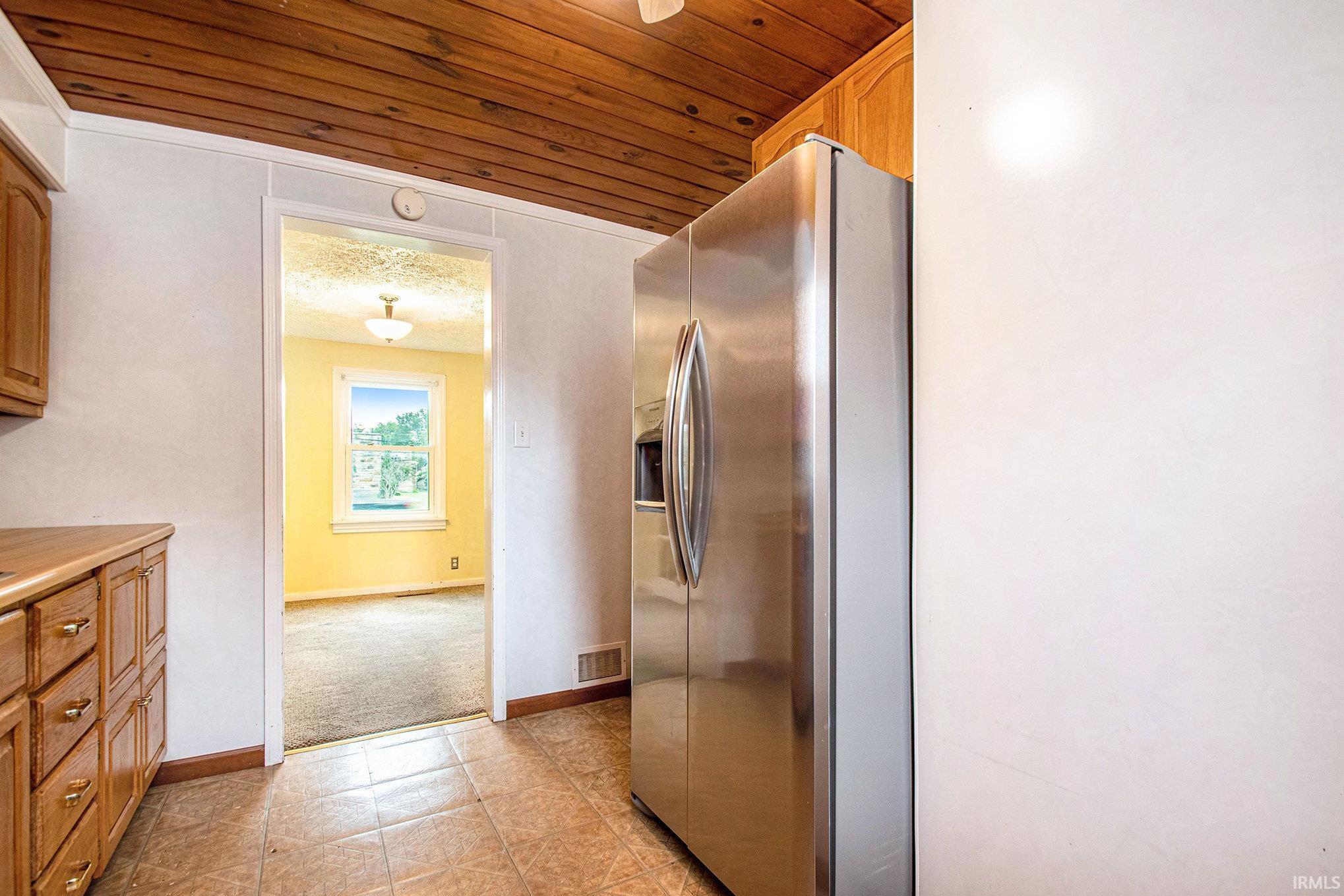 South Bend, Indiana 46615, United States, 3 Bedrooms Bedrooms, ,2 BathroomsBathrooms,Residential,Pending,195754