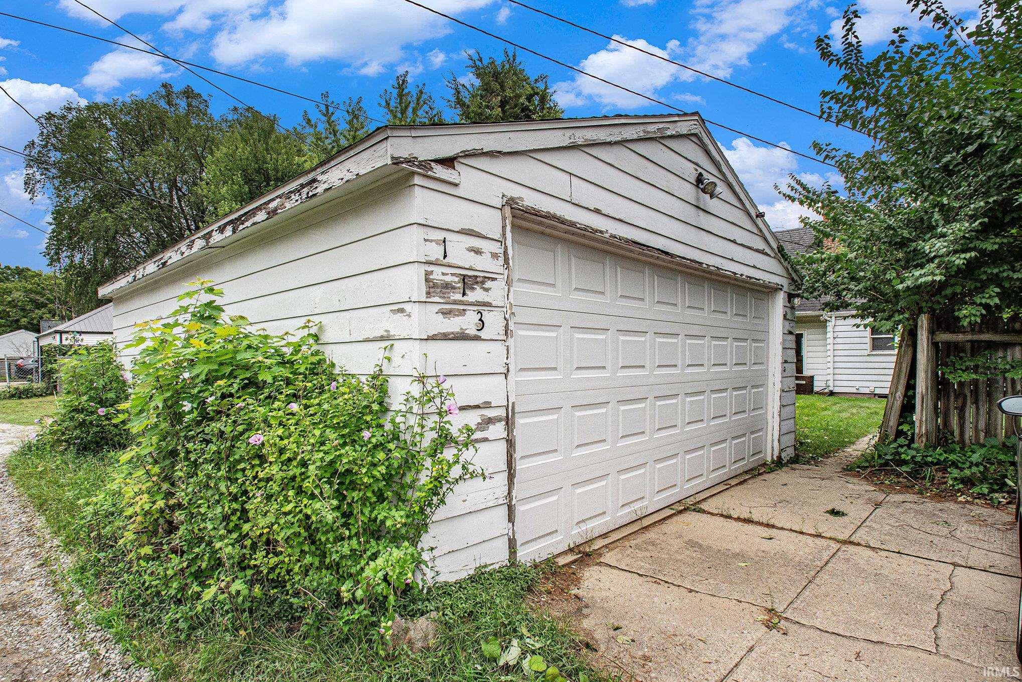 South Bend, Indiana 46615, United States, 3 Bedrooms Bedrooms, ,2 BathroomsBathrooms,Residential,Pending,195754