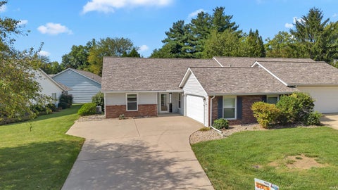 Photo of 1006 E Sherbrooke Drive, Bloomington, IN 47401 (MLS # 202638431)